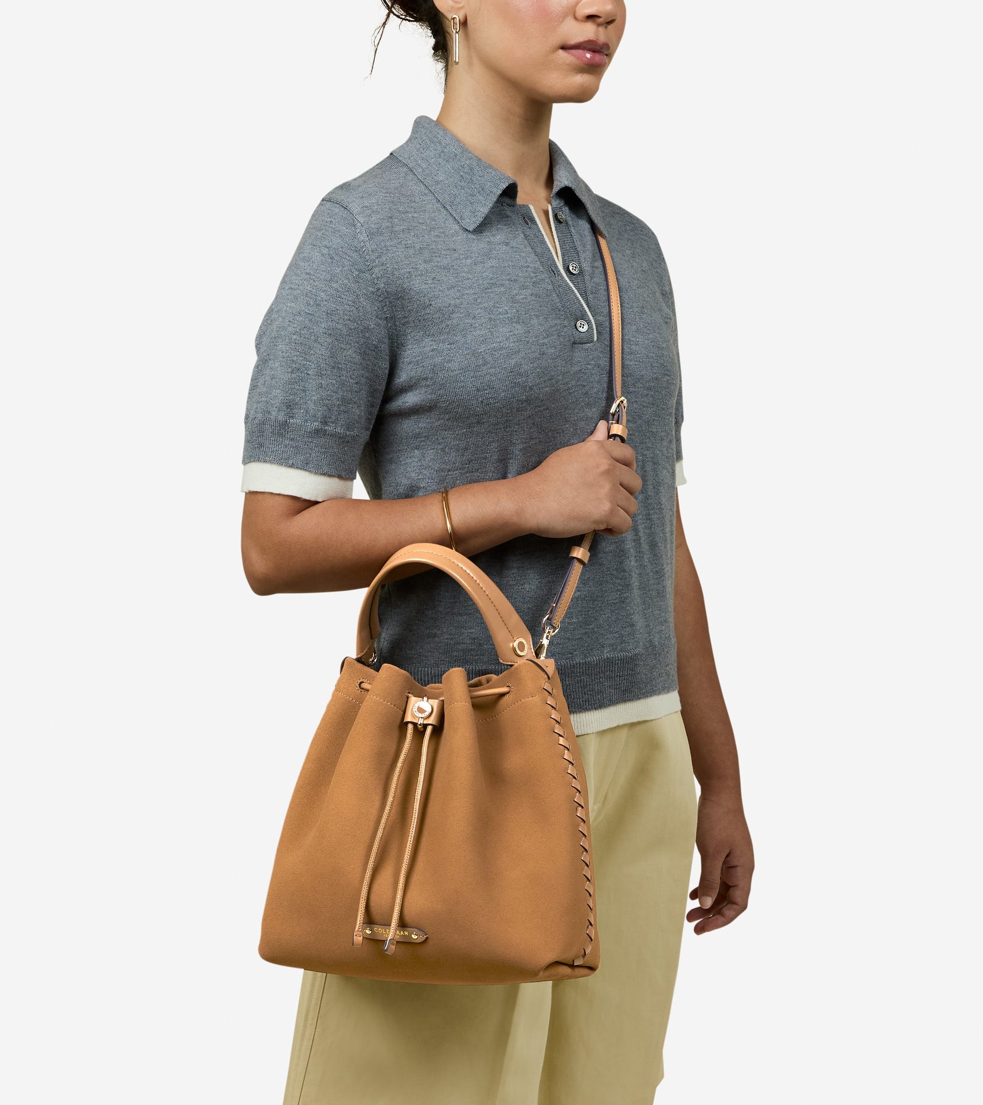 Chole Haan حقيبة باكيت إيزابيلا للنساء | Shoulder Bag Chole Haan حقيبة باكيت إيزابيلا للنساء | Shoulder Bag