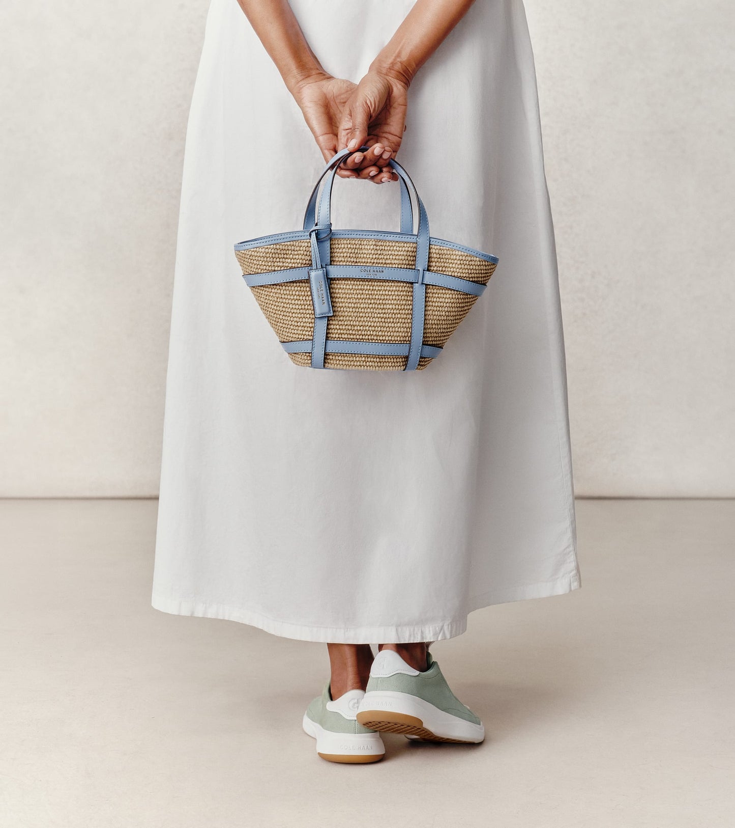 U08157:NATURAL RAFFIA/HYDRANGEA:0000