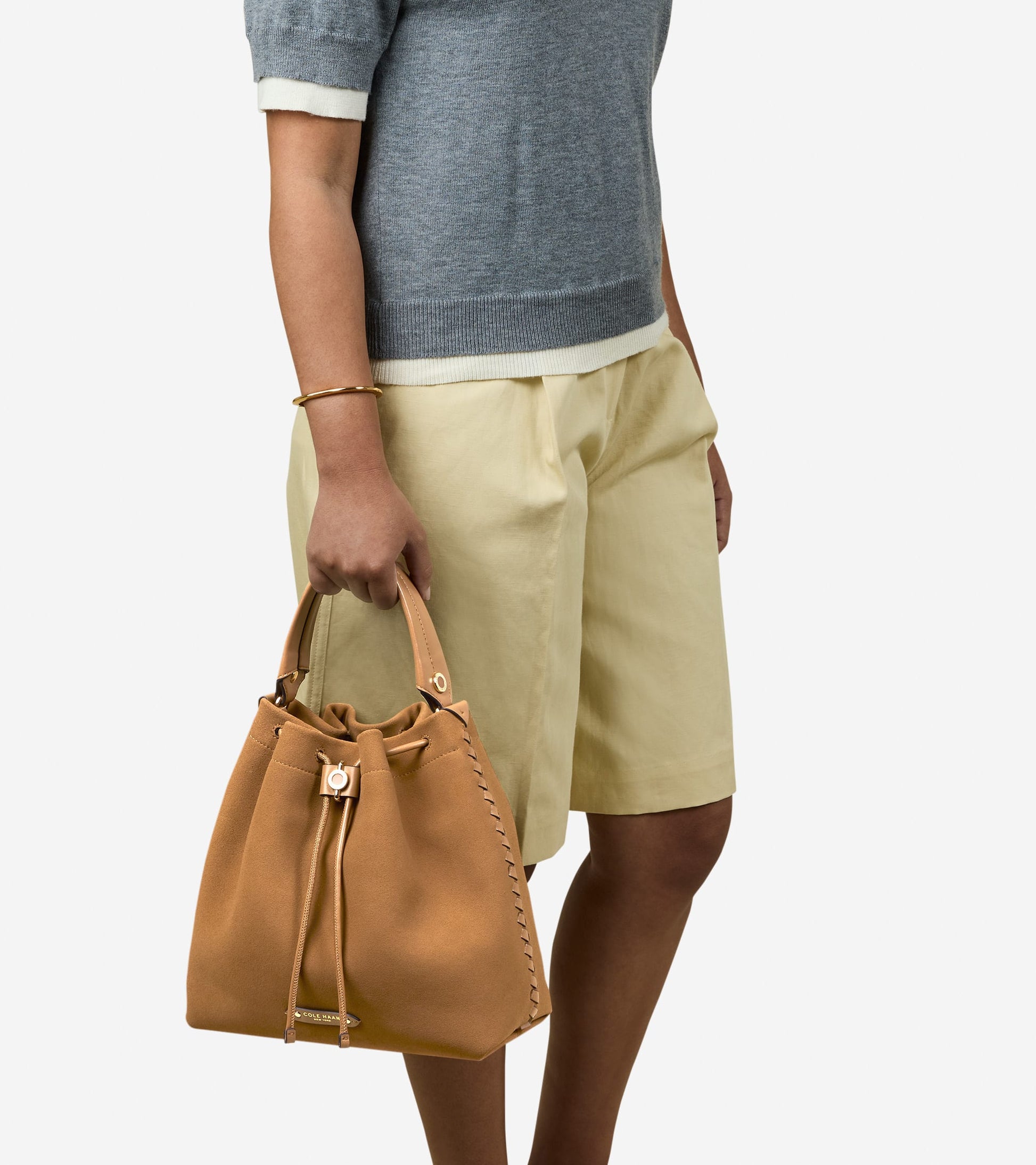 Chole Haan حقيبة باكيت إيزابيلا للنساء | Shoulder Bag Chole Haan حقيبة باكيت إيزابيلا للنساء | Shoulder Bag