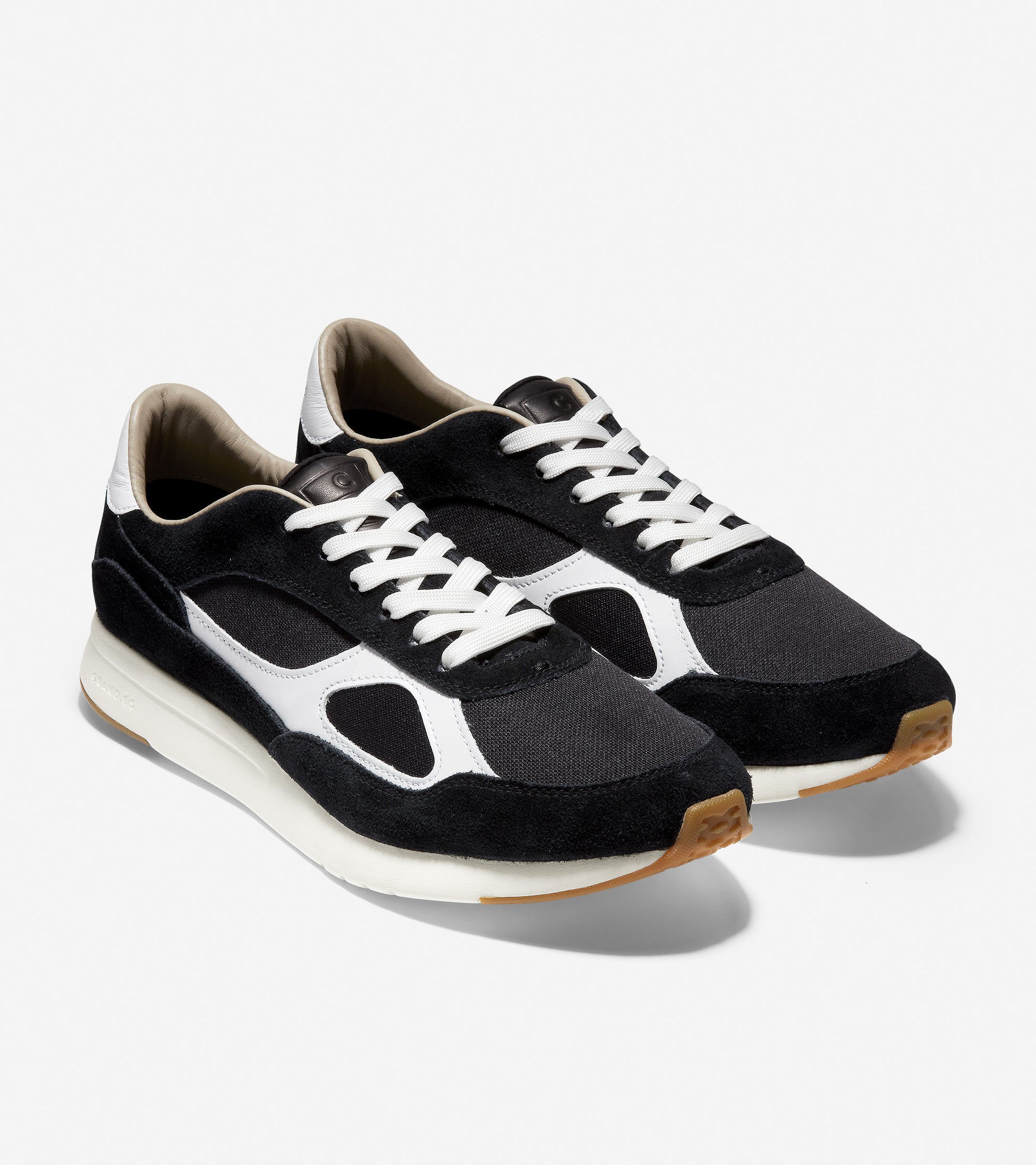 GrandPro Classic Running Sneaker