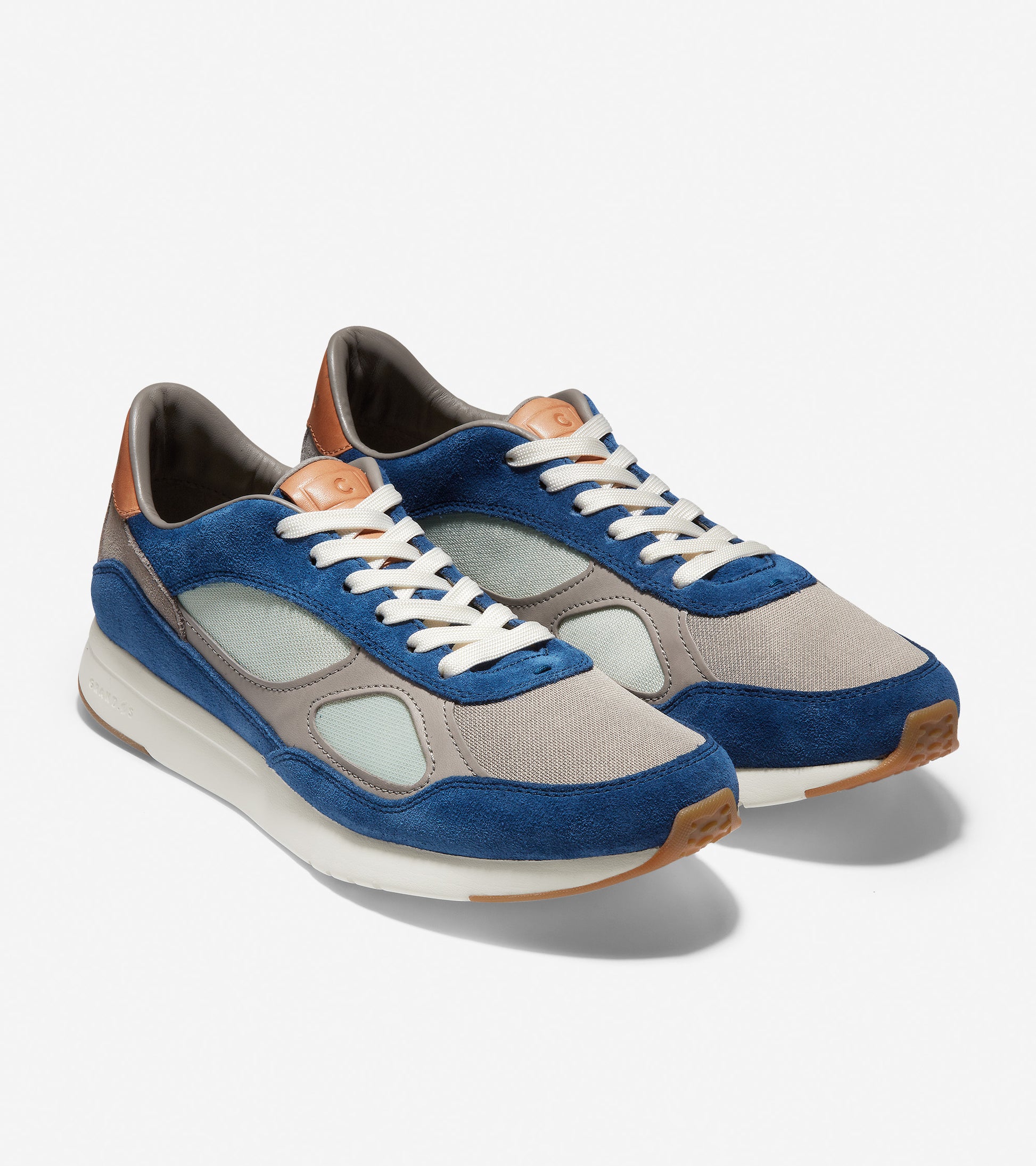 GrandPro Classic Running Sneaker